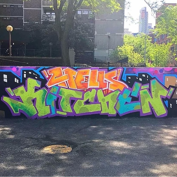 POSHING IN NYC 🏙️🌃🌇 - Picture 8 of 10